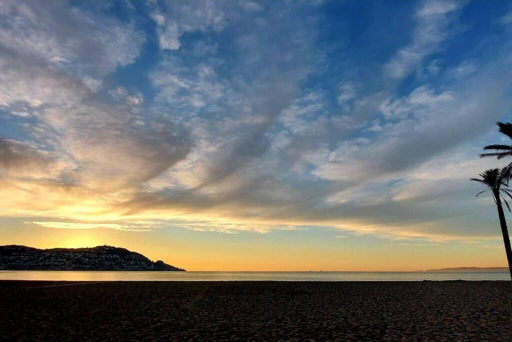 Sunsetmare Vacational Apartment Roses Zewnętrze zdjęcie